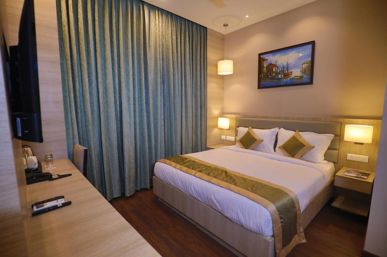 Hotel Goa Country Club Gurgaon Esterno foto
