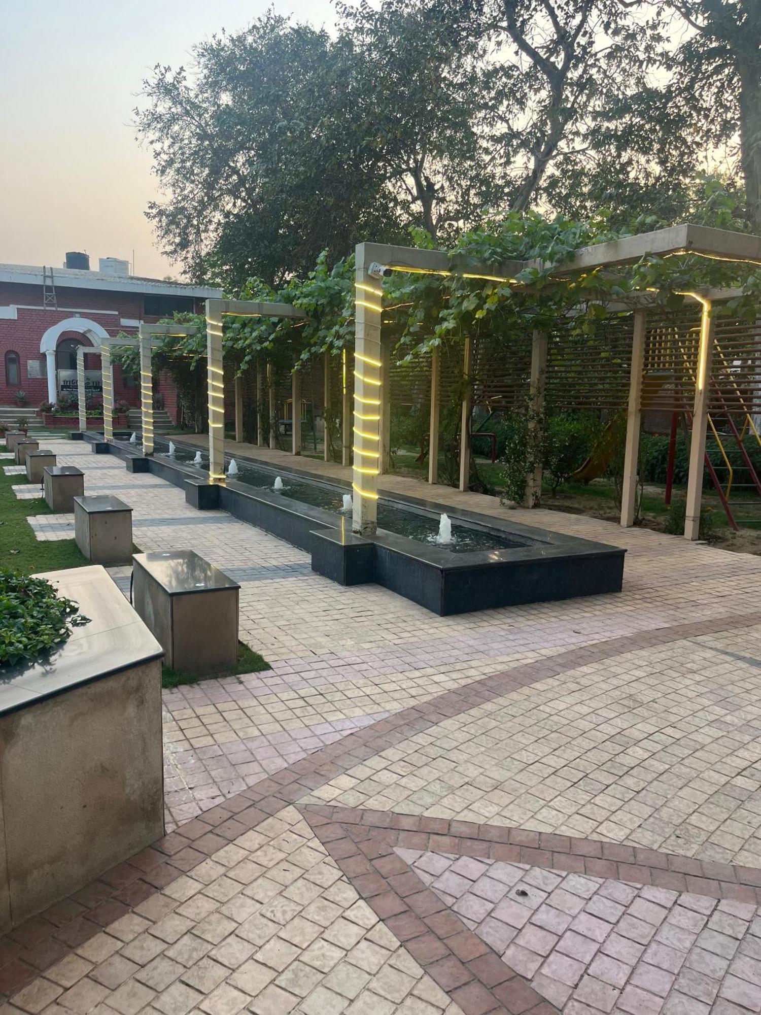 Hotel Goa Country Club Gurgaon Esterno foto
